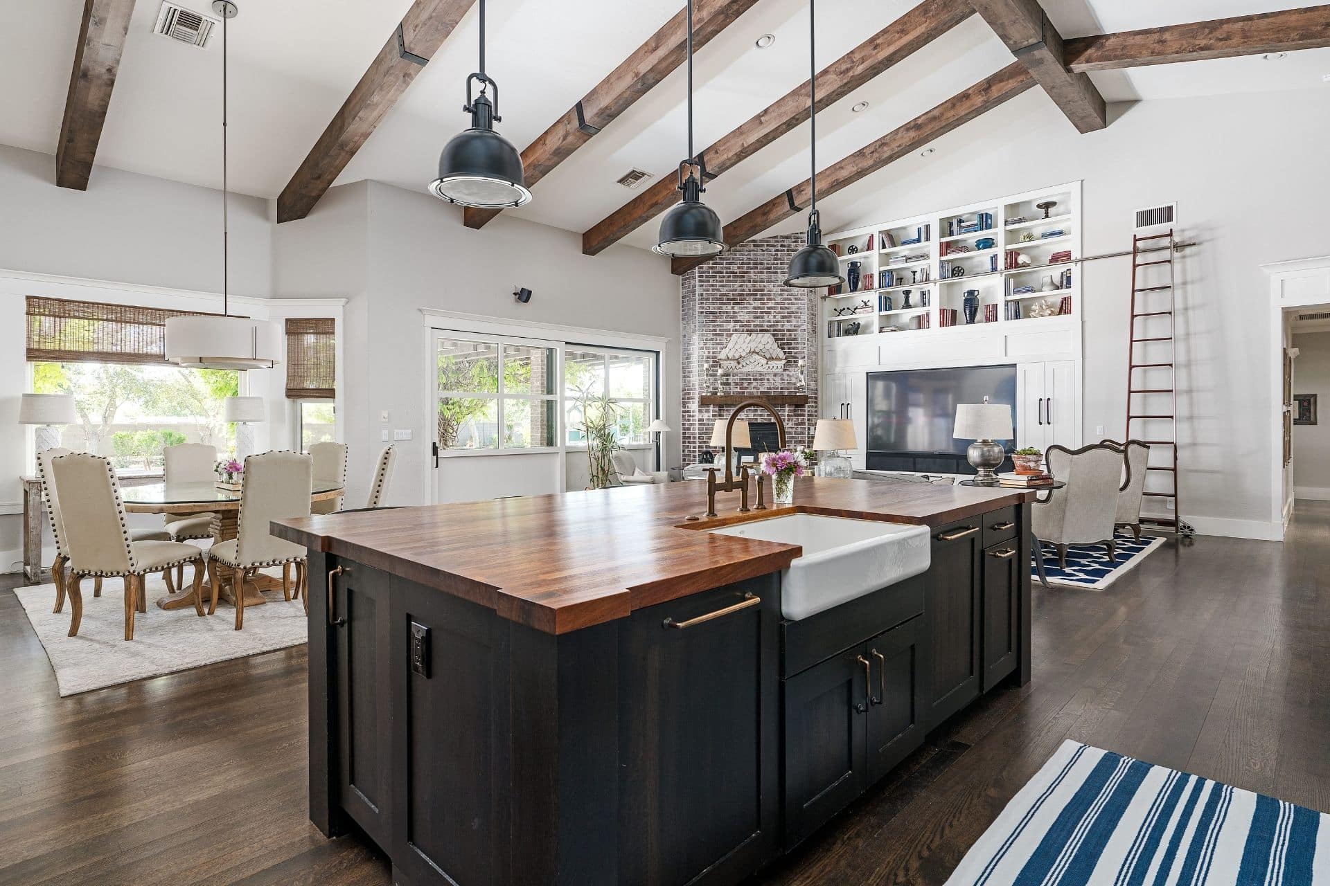 How to Renovate Old Kitchen Cabinets