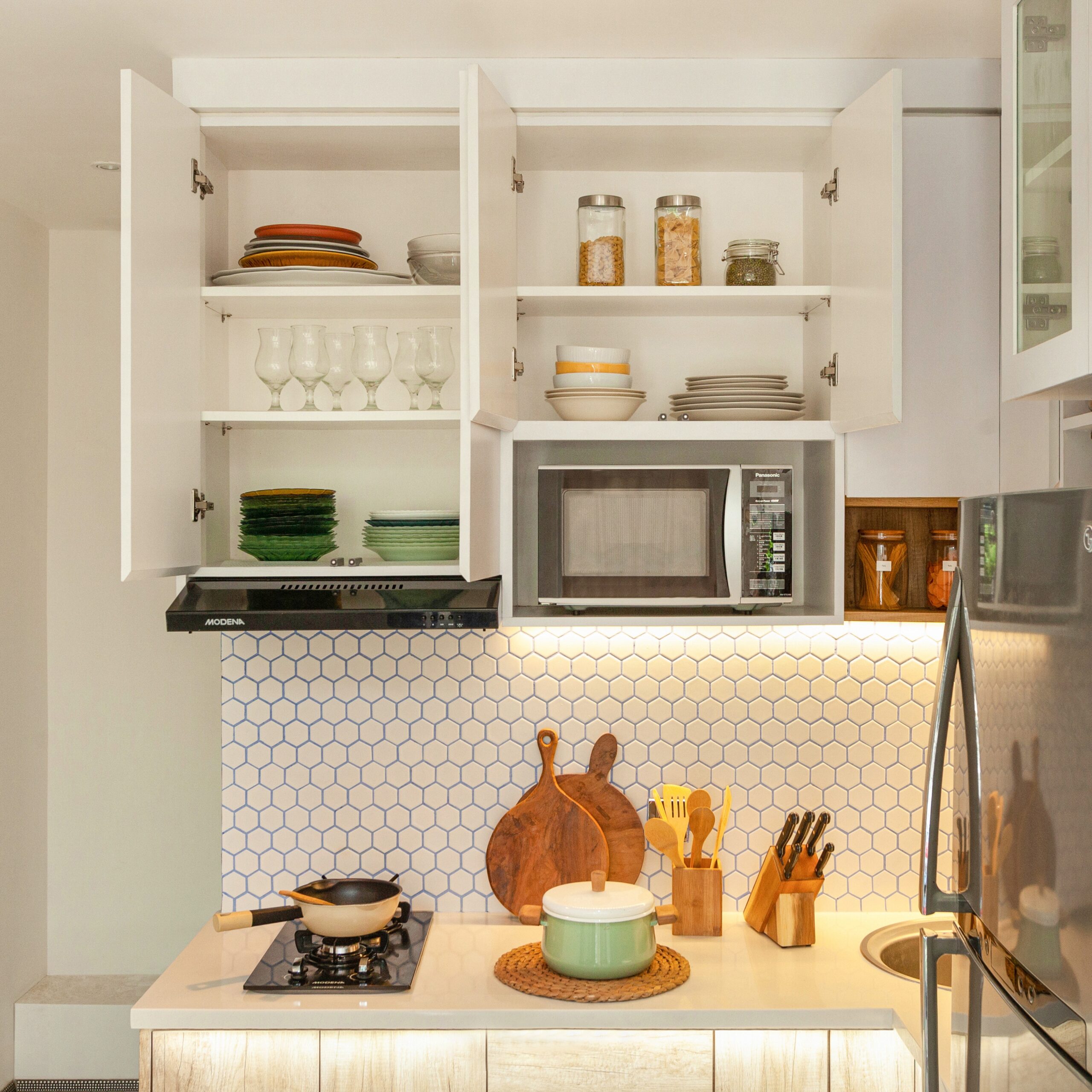 Replacing cabinet doors